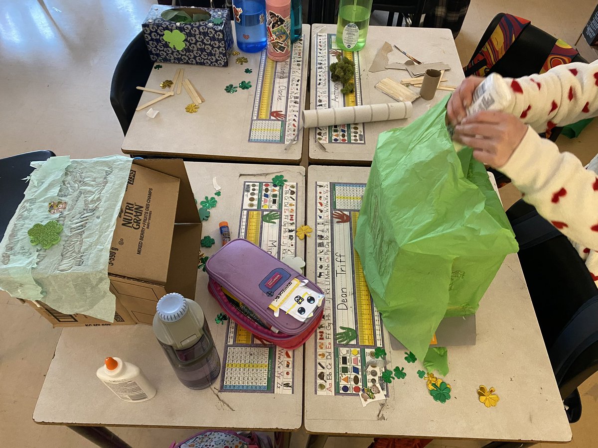 SWaggGrade2's tweet photo. Here’s hoping that lots of leprechauns were captured today! We had fun with our grade 5 buddies before the break!
🍀Happy St. Patrick’s Day!🍀@HollandrdHRCE https://t.co/skyBexHHks