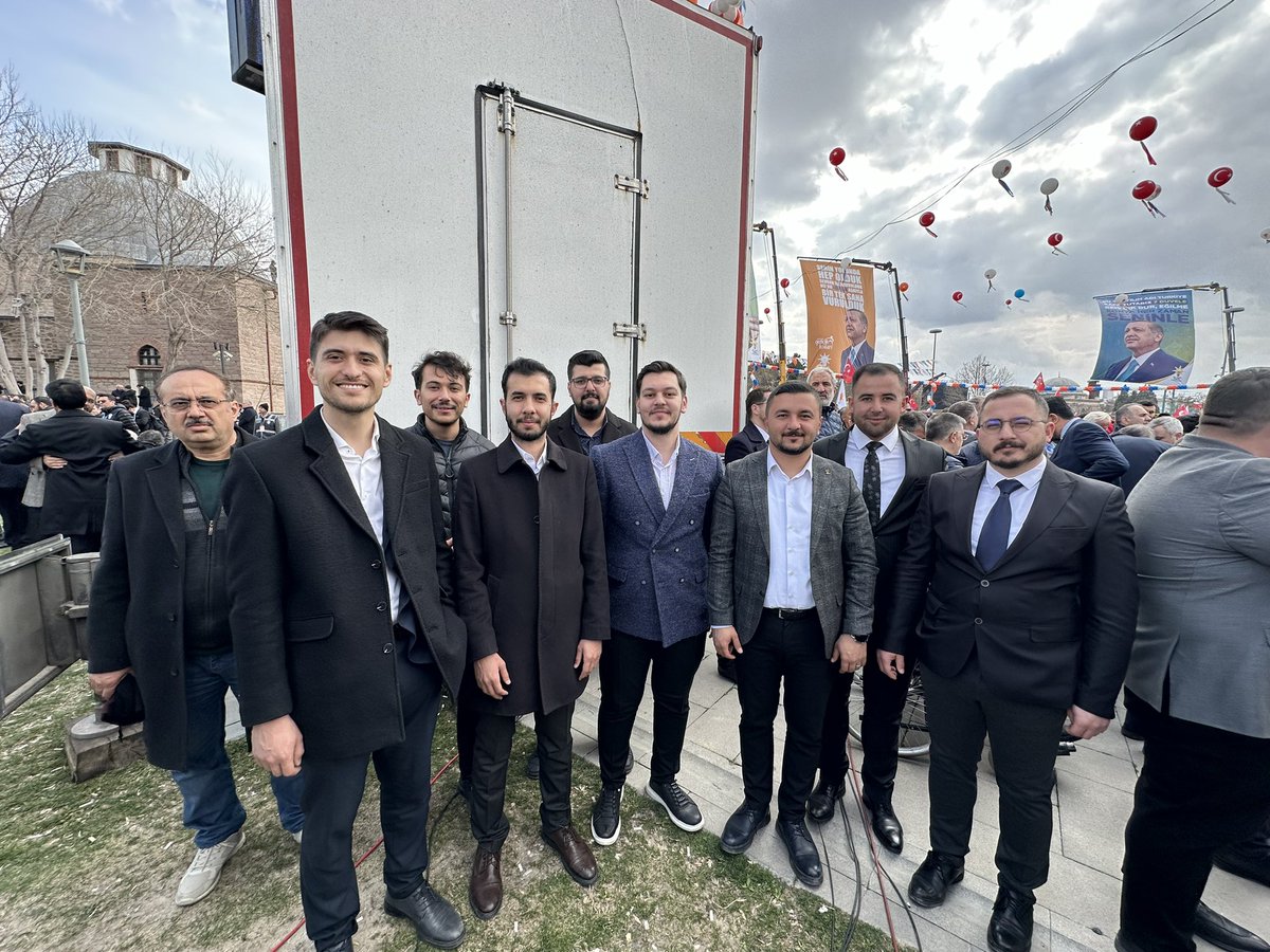 ozal_korkmaz's tweet photo. İlçe Başkanlarımız ile Sayın Cumhurbaşkanımızın Mitinginden 😎 https://t.co/Z5tOizmCAR