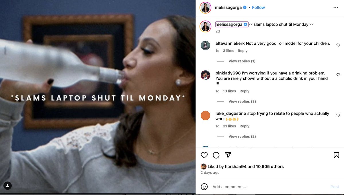 OMGPeopleareno1's tweet photo. #ThatAunt posted this embarrassment at 11AM on Friday morning, right after Gia's endorsement w/ @Wendy 's was announced on #WWHL & GG took over HW media for the weekend. The comments are too funny! Drink much, Messy G? #Jealous #Thirsty ๐งโโ๏ธ #RHONJ #TheGiudiceGirls #FireTheWhorgas https://t.co/vZhrhTzpTo