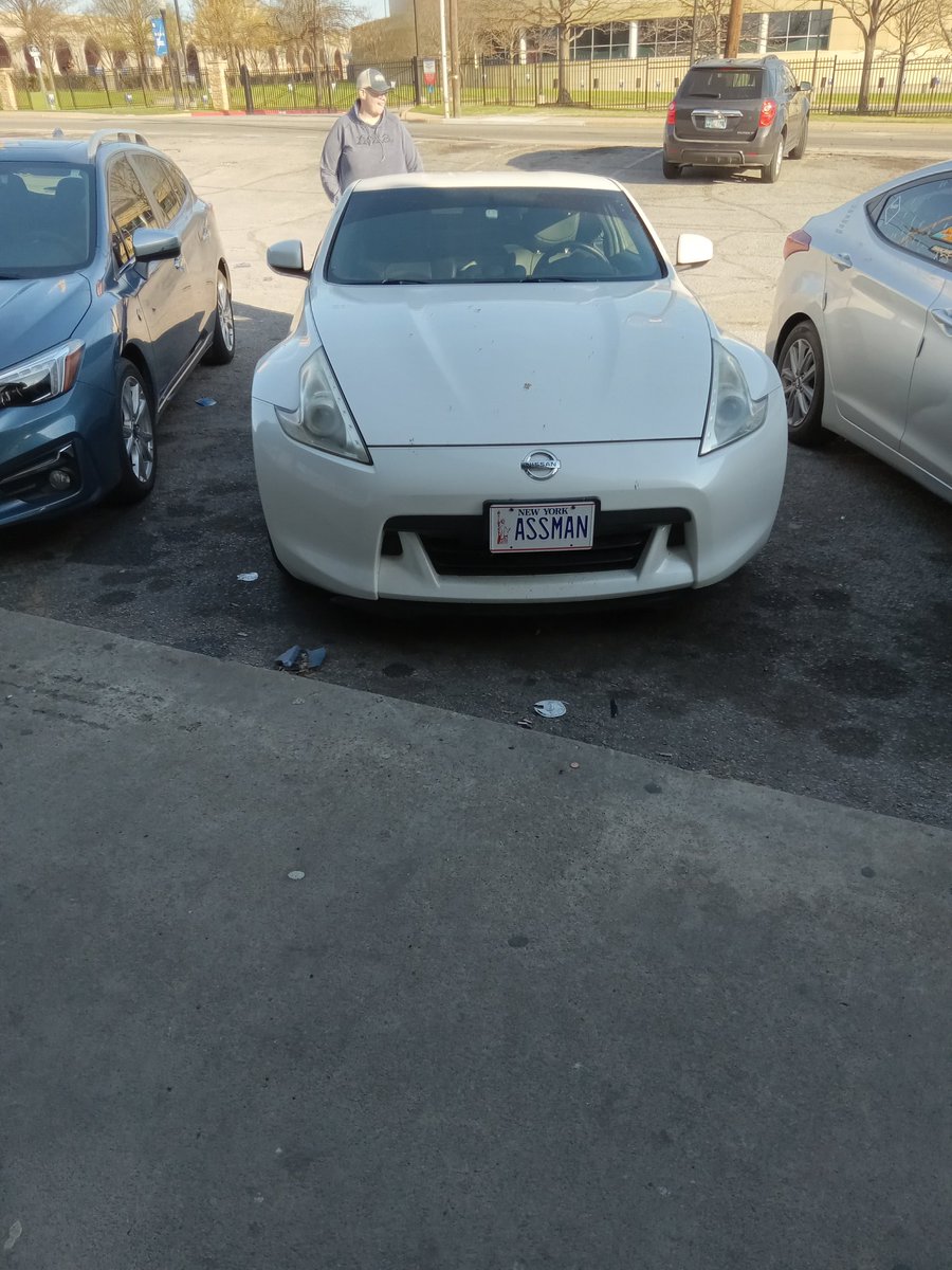 I had to share because dude was proud of his car 🙌😏😂
I met him while doing laundry and that car is his baby