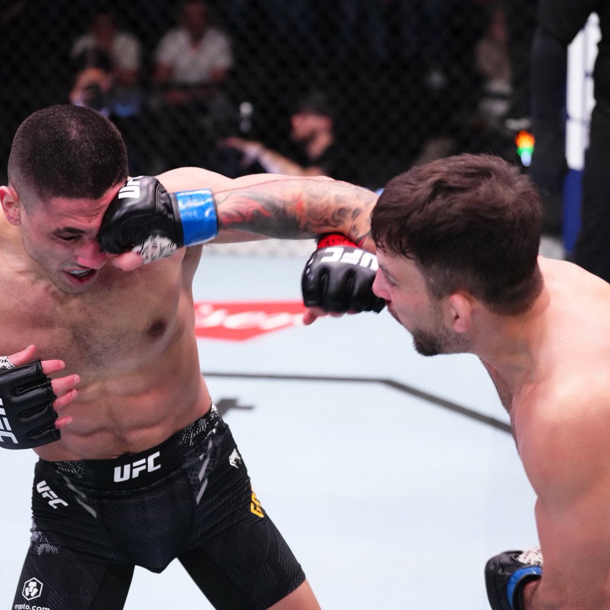 UFC_CA's tweet photo. 🇨🇦 @ChadAnheliger looked good as ever after taking home the win at #UFCVegas88!

Who's next for The Monster!? https://t.co/jGEjH5whL3