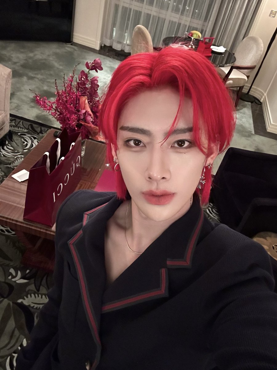 dalxhu's tweet photo. 미친 구찌리키 셀카

🐱 졸려 ?
       빨머 어때 ?
       좀 새롭지
       금방 익숙할거야😊 https://t.co/5CGW4Dvmne