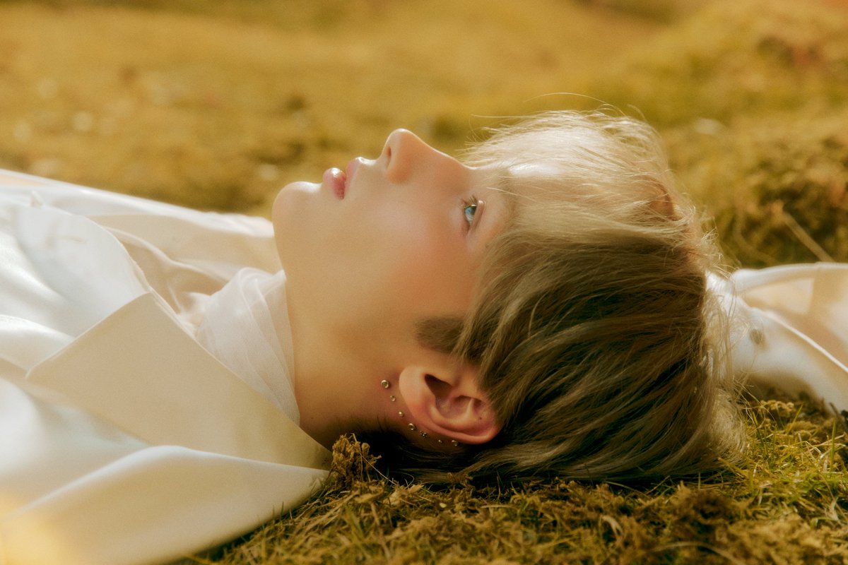 translatingTXT's tweet image. huening kai barbie doll