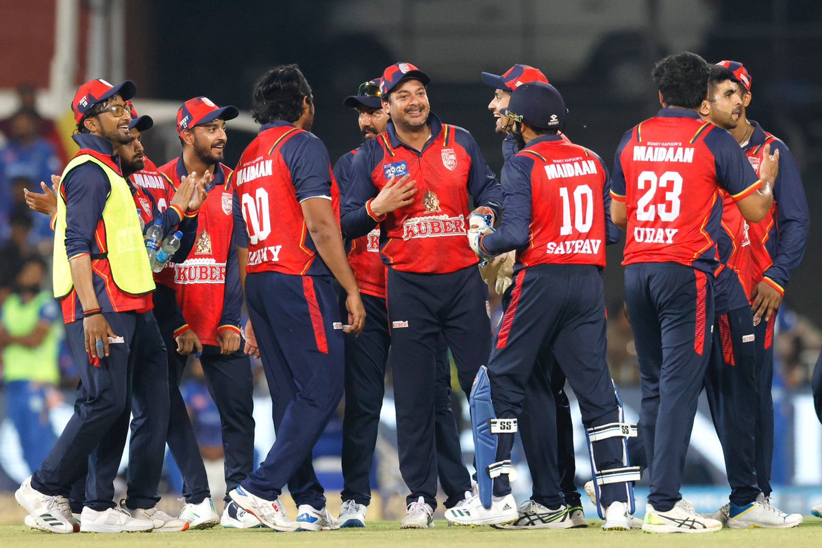 ccl's tweet photo. Sweat, skill, and pure satisfaction! The @BENGALTIGERST20 celebrate a job well done with those early wickets.
#CCL2024 from February 23rd - March 25th and will be Live on JioCinema and Sony Ten 5.
#A23 #Parle2020 #CCLSeason10 #DanubeCCLUAE #TruckersUAE #CCLUAE #Chalosaathkhelein #CCLonJioCinema #CelebrityCricketLeague #JioCinema
@A23_Rummy @Parle2020cookie @BharathiCements
@JioCinema @SonySportsNetwk