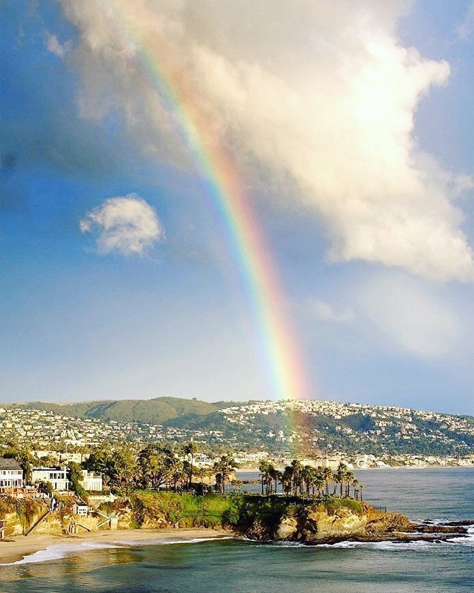 🌈🍀✨Laguna Beach is a pot of gold! Happy St. Patrick's Day everyone!🌈🍀✨ 📸: @lagunabeachcitykeepermaps