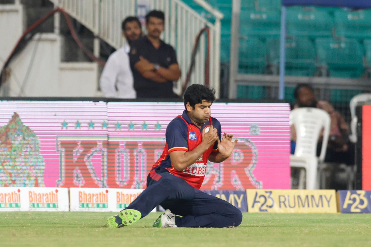 ccl's tweet photo. Sweat, skill, and pure satisfaction! The @BENGALTIGERST20 celebrate a job well done with those early wickets.
#CCL2024 from February 23rd - March 25th and will be Live on JioCinema and Sony Ten 5.
#A23 #Parle2020 #CCLSeason10 #DanubeCCLUAE #TruckersUAE #CCLUAE #Chalosaathkhelein #CCLonJioCinema #CelebrityCricketLeague #JioCinema
@A23_Rummy @Parle2020cookie @BharathiCements
@JioCinema @SonySportsNetwk