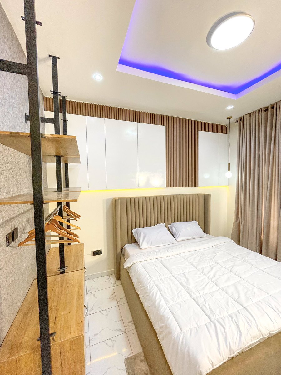 ebonylarahh's tweet photo. Are you looking for a home away from home?😊
Features:
*Gated and Secured Estate
*24hrs Power Supply
*Ps 4
*Netflix / YouTube
*En-suite room
*Daily housekeeping
*Equipped kitchen
*Laundromat
*Swimming pool
*Gym
Location: New Road, Close to Chevron, Lagos. https://t.co/KryULMLujC
