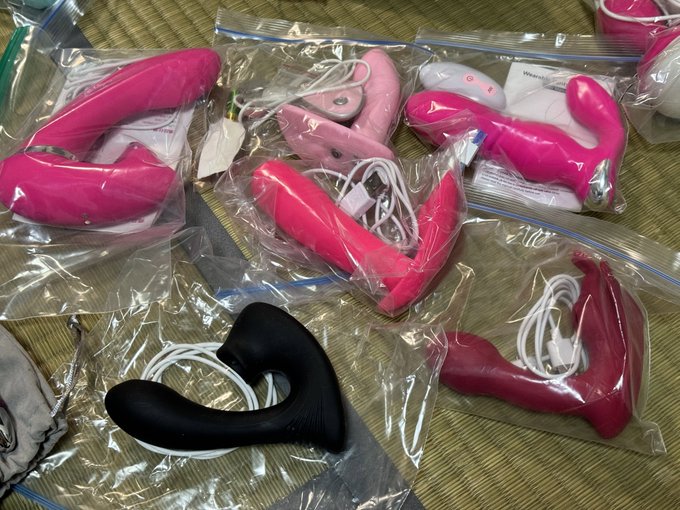 この辺似てるけど全部機能違う https://t.co/zvAr7MfNNr<a href="/tag/%E4%B9%B3%E9%A6%96%E8%B2%AC%E3%82%81"class="tags"><span>#乳首責め</span></a><a href="/tag/%E3%83%8B%E3%83%83%E3%83%97%E3%83%AB%E3%82%AC%E3%82%BA%E3%83%A0"class="tags"><span>#ニップルガズム</span></a>