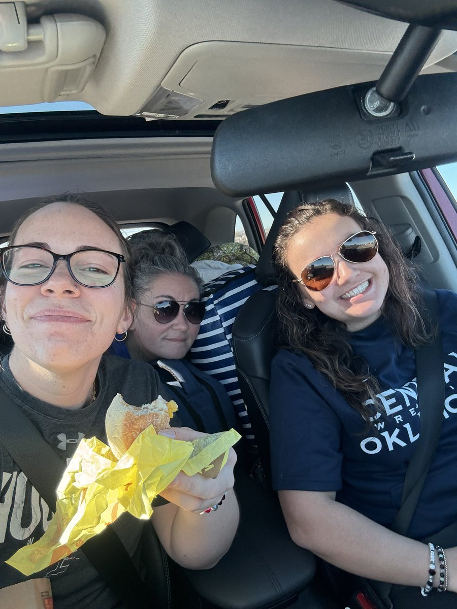 lakendetweiler's tweet photo. The drive home begins…we’ll be here for a while. https://t.co/pJum2GQmn1
