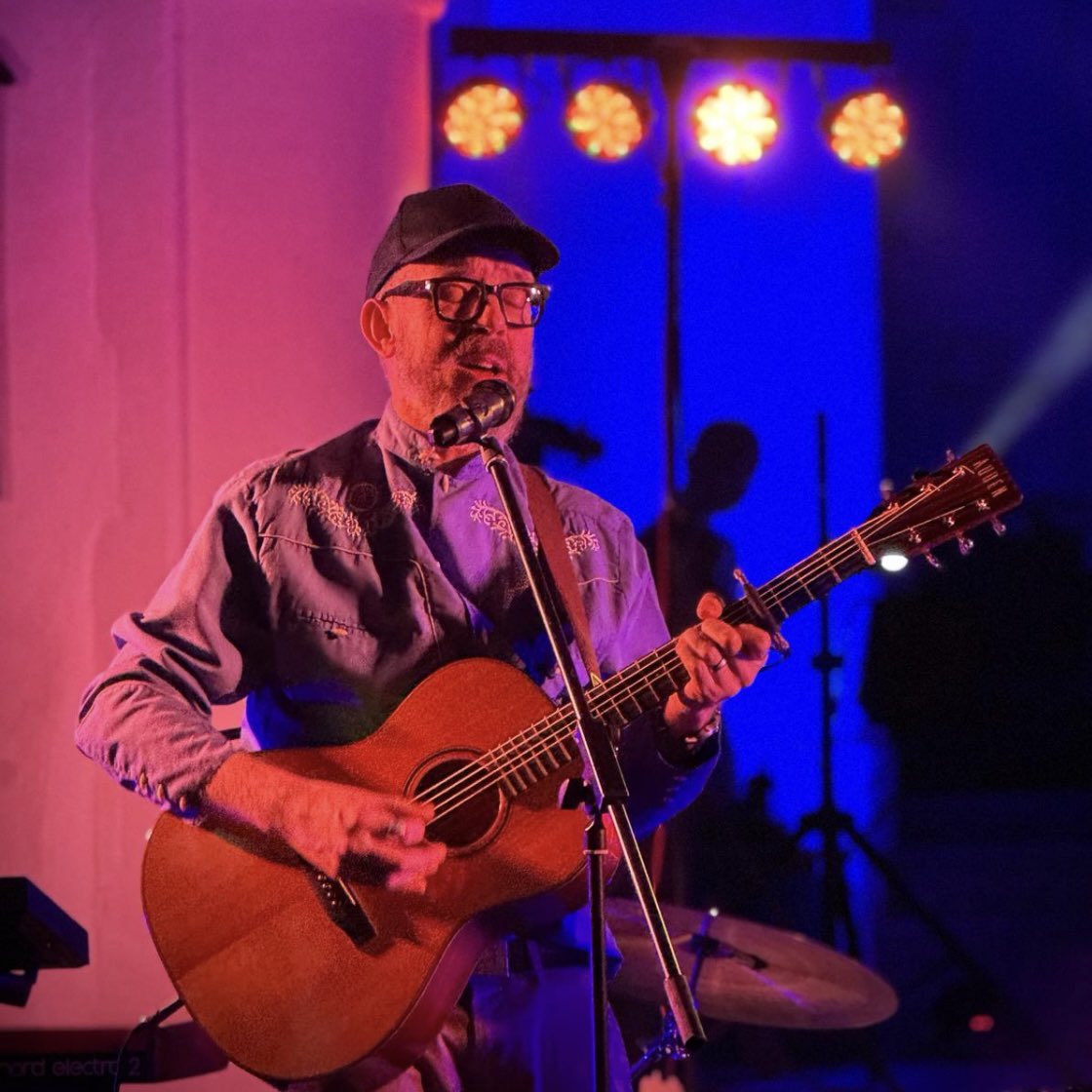 From last night’s excellent show by Sweet Billy Pilgrim.
