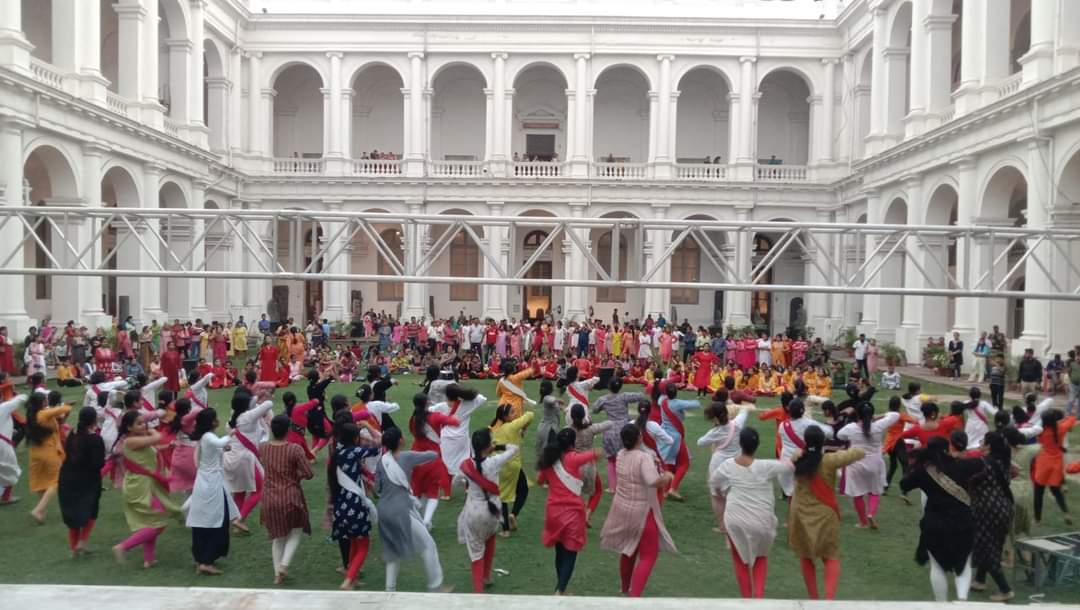 Vasant Utsav dance workshop with Dona Ganguly : Day - 2 Indian Museum, Kolkata, Ministry of Culture, Government of India @everyone Ministry of Culture, Government of India #VasantUtsav @MinOfCultureGoI @kishanreddybjp @arjunrammeghwal @M_Lekhi