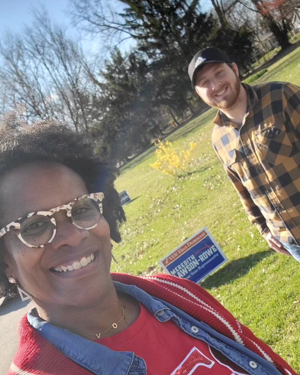 MLawsonRowe's tweet photo. #RoweRoweRoweYourVote https://t.co/Ut7dHGFOuB