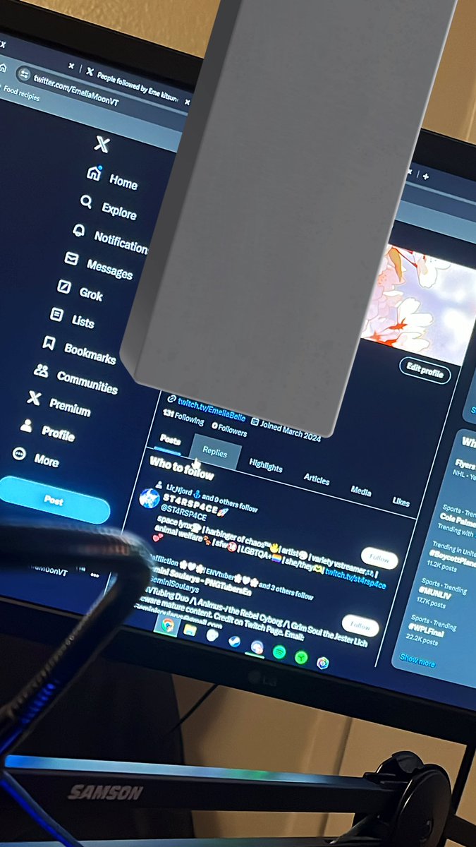 Ariabelle02's tweet photo. 131 people already I’m eepy so I’ll follow more when I wake up! 💖💖 thank you for all the love and kind messages you people are the reason I love the vtuber community and some of the members 💖💖 https://t.co/cVDYNULfUk