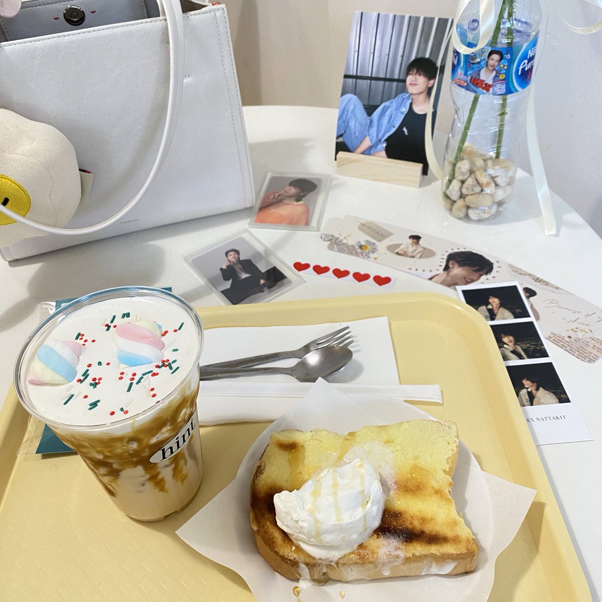 sorryitscandii's tweet photo. 🍯 🍞 🧈 🤍 
3oO0% narakkk 
— hint coffee ☕️

⋆ ˚ ꩜ ｡ ⋆୨୧˚
#HappyNEXDay
#flowersbloomeinnexday https://t.co/Hw2U6uQ1Ag