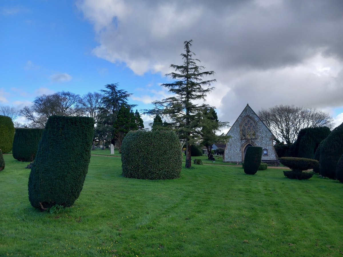 lazyperfection's tweet photo. Sunday stroll around Mere #wiltshire #walking #exercise #visitmere #church #mere #churchtower #chapel https://t.co/FcvwIKFRDA