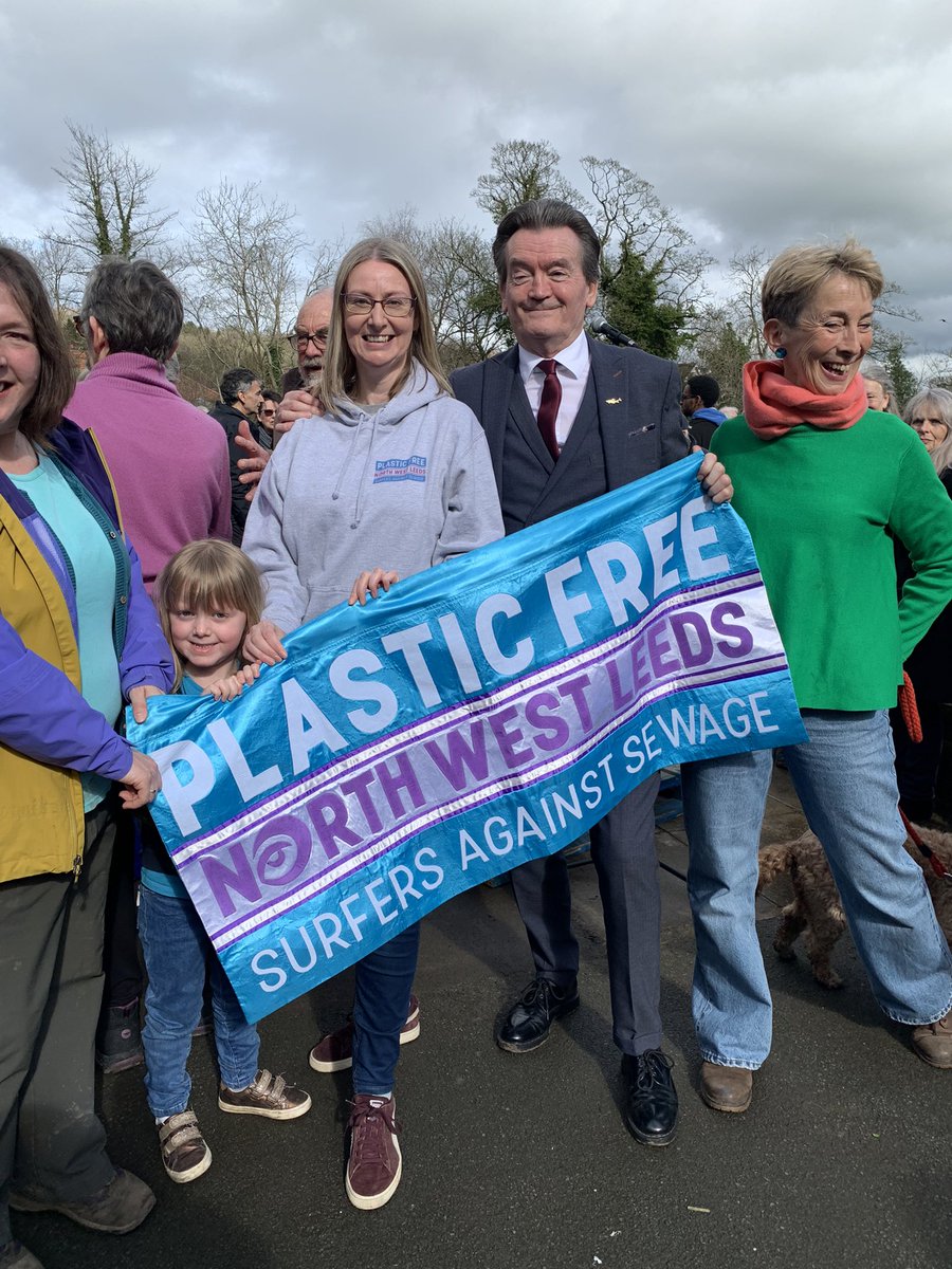 Just fantastic to meet the legend and a hero of mine @Feargal_Sharkey I’ve been campaigning to stop raw sewage in our U.K. rivers for a few years now. Great speech from him today 💜 and great to meet @CleanIlkley in person!