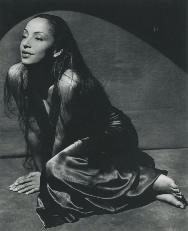 _HDD's tweet photo. Sade photographed by Albert Watson (2000) https://t.co/Zsrs6NYEYd