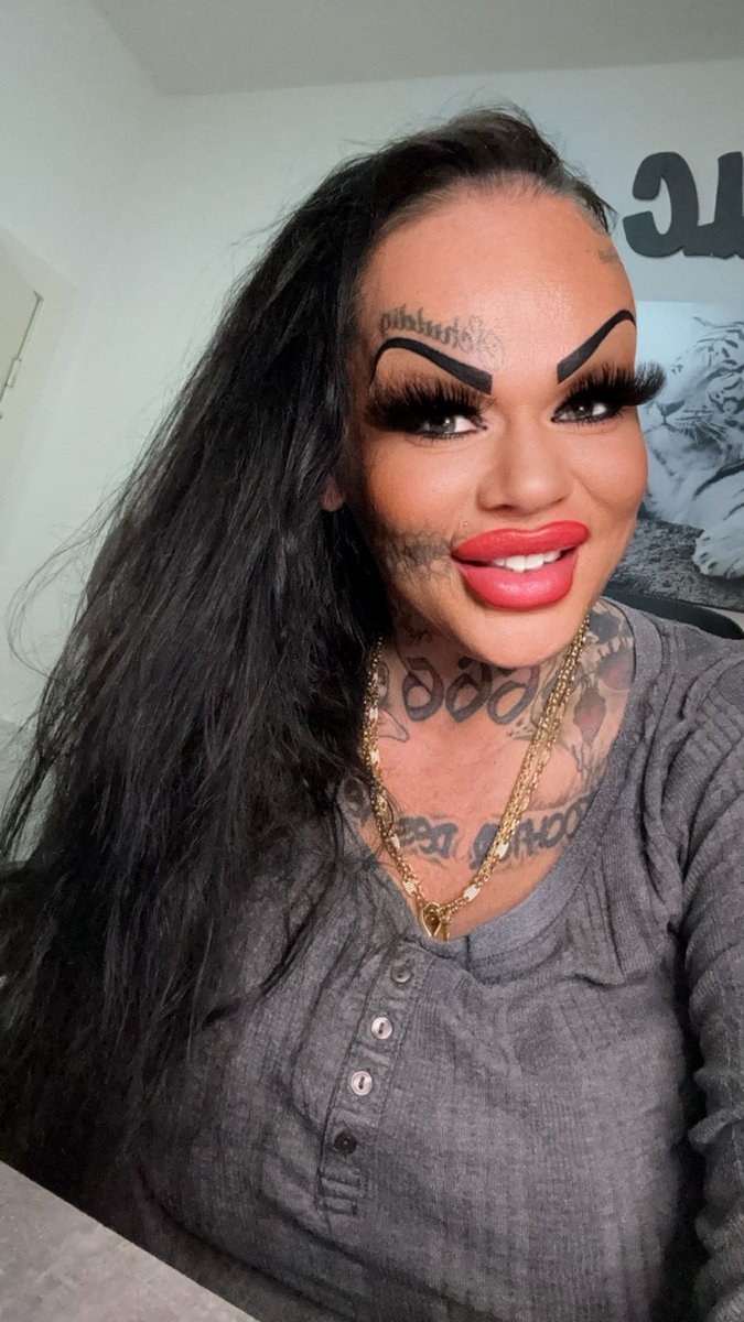 Schönen Sonntag euch allen ❤️ 

Und wer ganz privat mit mlr
Chatten will folgt mir einfach auf OF  
Link dazu hier : ⬇️⬇️⬇️⬇️⬇️⬇️

linktr.ee/mandy_lamrini6…