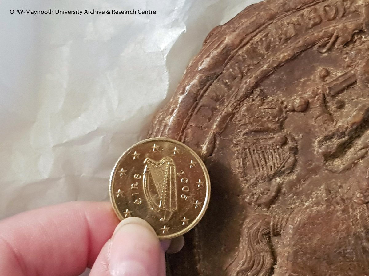 Happy St. Patrick's Day from @OMARC_archive! This tiny harp which represents Ireland on the Great Seal of James I, dated 1615, is from our Conolly archive. It's slightly bigger than than the harp found on a 50c coin! #StPatricksDay ☘️