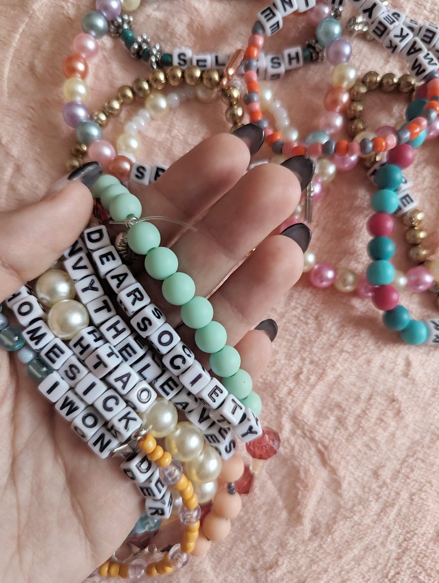 Syl is seeing Ariana💌 tweet media