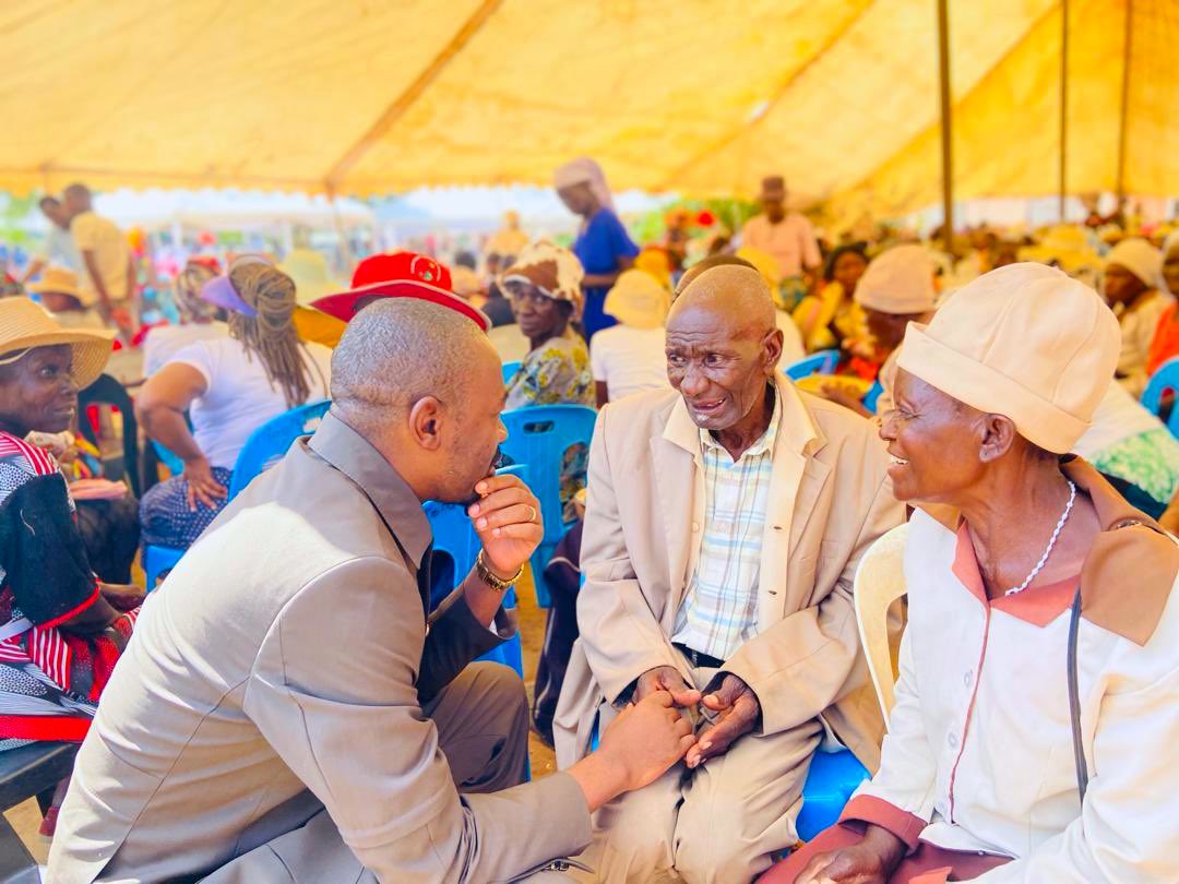 ➡️ Leaders LEAD and comforters COMFORT.
Simple.

No limelight or TITLE is needed. 🤷🏾‍♂️ 💡