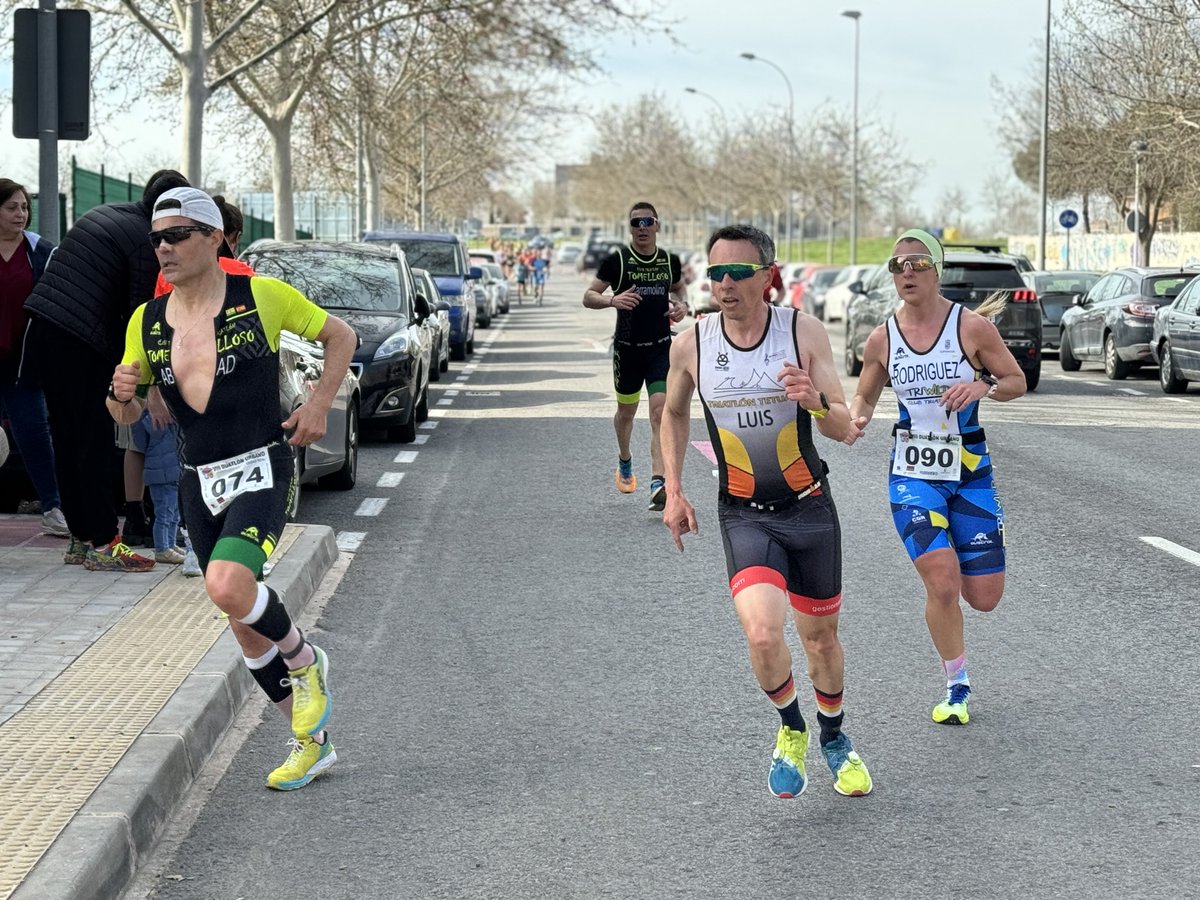 AYTO_CIUDADREAL's tweet photo. 🏃‍♀️🚴‍♀️El Duatlón Urbano toma las calles de Ciudad Real.

👉Un centenar de corredores se han dado cita en la octava edición del Duatlón Urbano de Ciudad Real que organiza el Club Forjadores de la capital, con las victorias de Daniel Arriero y de María José Sánchez. https://t.co/SHmzikXNGA