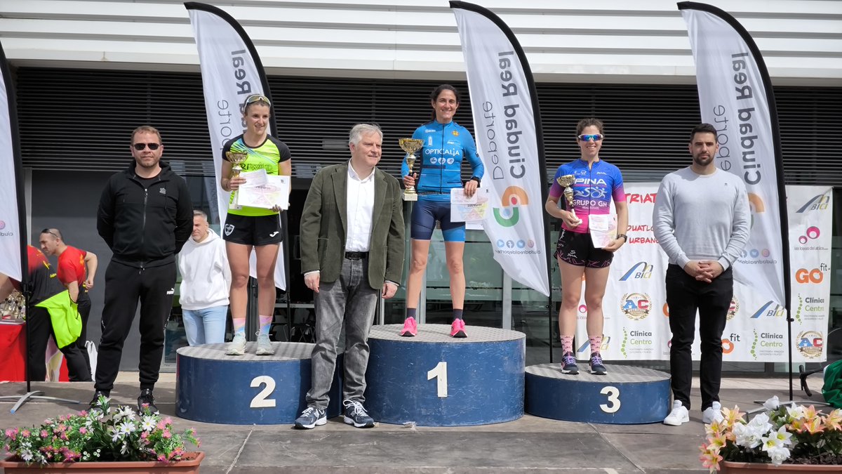 AYTO_CIUDADREAL's tweet photo. 🏃‍♀️🚴‍♀️El Duatlón Urbano toma las calles de Ciudad Real.

👉Un centenar de corredores se han dado cita en la octava edición del Duatlón Urbano de Ciudad Real que organiza el Club Forjadores de la capital, con las victorias de Daniel Arriero y de María José Sánchez. https://t.co/SHmzikXNGA