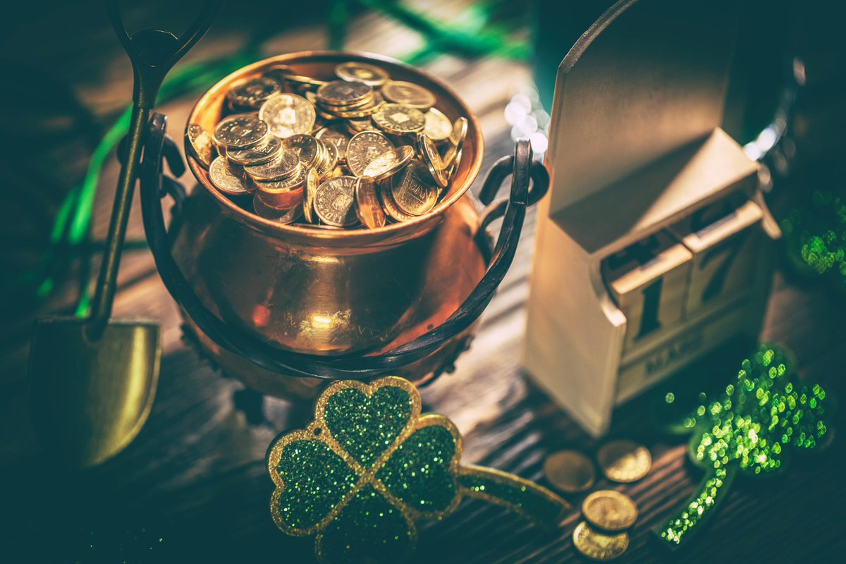 ReignofNations's tweet photo. Wishing you a pot o' gold and all the joy your heart can hold! #StPatricksDay https://t.co/8e2l7Pee0z