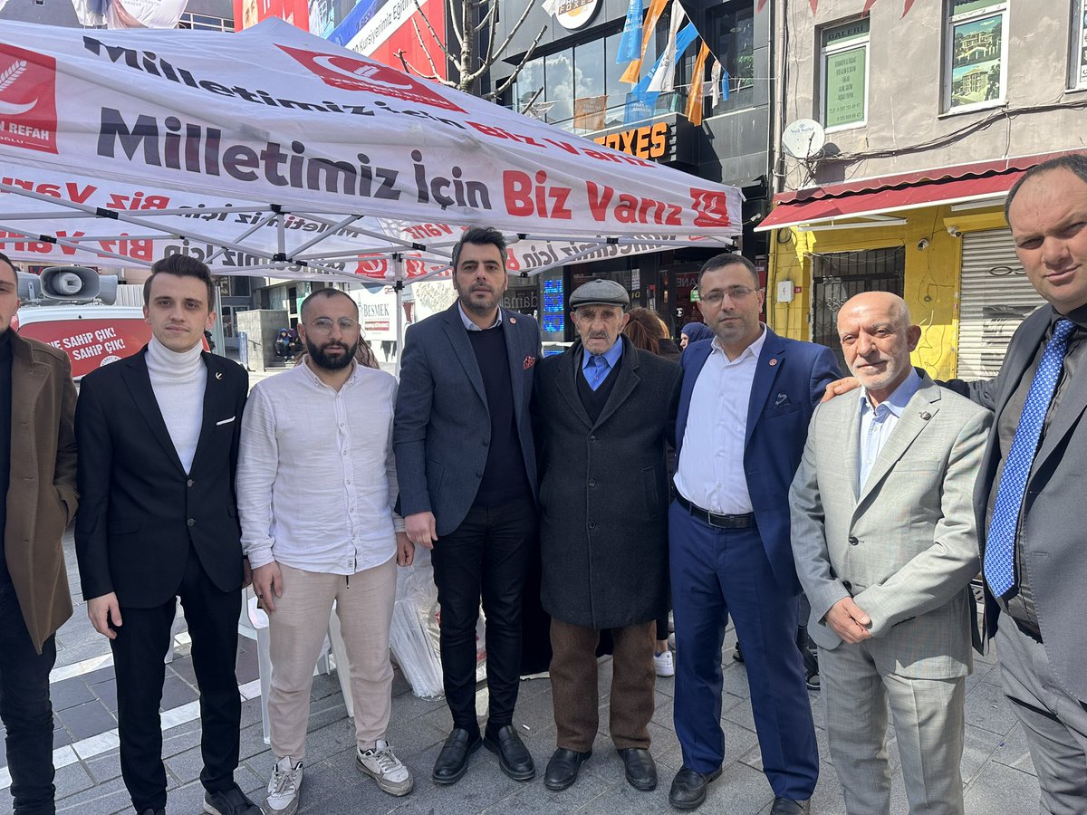 Bu gün Kasımpaşa Kızılay Meydanındaki stantımızda vatandaşlarımızla bir araya geldik.

Seçimlerde Yeniden Refah Partimiz en büyük süprizi yaparak sandıklardan birinci parti çıkacak.

Hem vatandaşımız, hem esnafımız kazanacak.

<a href="/rpbeyoglu/">Yeniden Refah Beyoğlu</a> <a href="/gencrefahboglu/">Genç Refah Beyoğlu</a> <a href="/refahkadinbygl/">Yeniden Refah Partisi Beyoğlu Kadın Kolları</a>