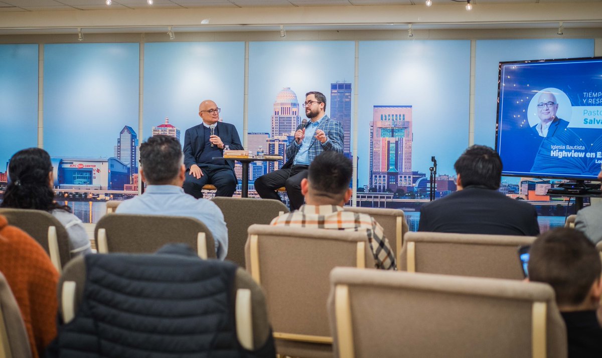 Muy buen tiempo que tuvimos con el pastor Salvador Gómez en la Escuela Bíblica. 
Hoy a las 12:30pm el pastor Salvador estará predicando en nuestro Servicio de Adoración. 
¡Te Esperamos!
Lugar: Iglesia Bautista Highview en Español
Dirección: 7711 Fegenbush Ln, Louisville, KY 40228