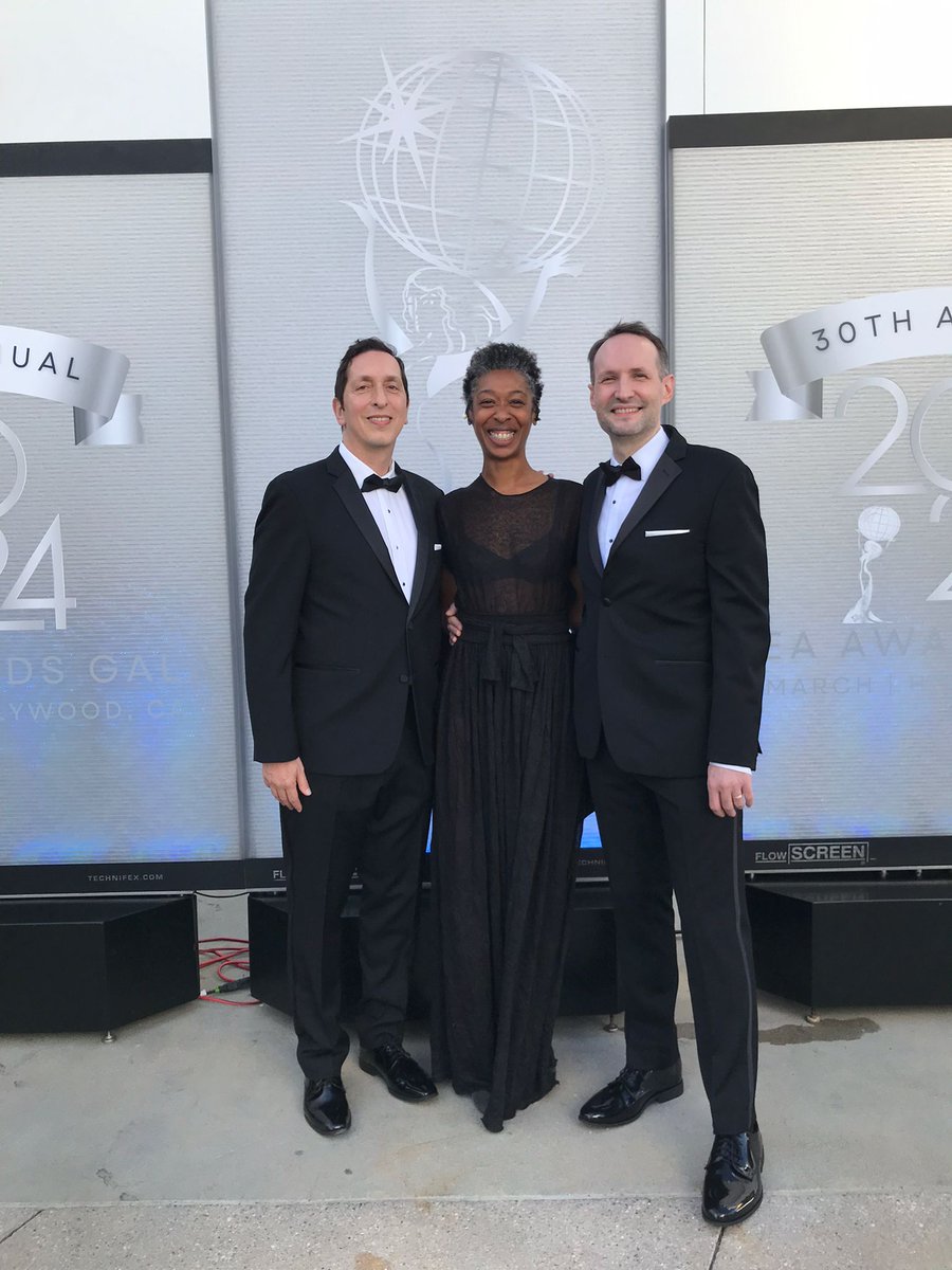 demontaignetan's tweet photo. We did it!!! "Noire" l'expo primée au Thea awards! Merci à la dream team Stéphane Foenkinos Pierre-Alain Giraud Emanuela Righi pour ce parcours fou, merci à @hortenseassaga (toi même tu sais!) et merci à @KateKatemack pour cette robe que j'ai décidé de porter du lever au coucher! https://t.co/FeqMDZuWTO
