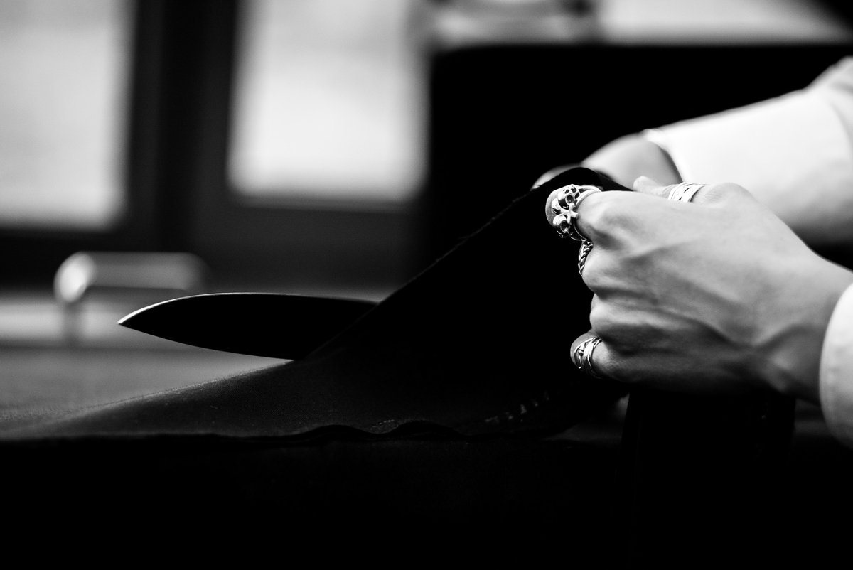 houseoflawton's tweet photo. To begin the bespoke process, you will have a personal consultation with Kimberley. During this session, you'll discuss the desired shape, silhouette, style details, and cultural influences.
https://t.co/e4YSYyk0sA
#bespokeprocess #bespoke #bespoketailoring https://t.co/9tBYRt09xL