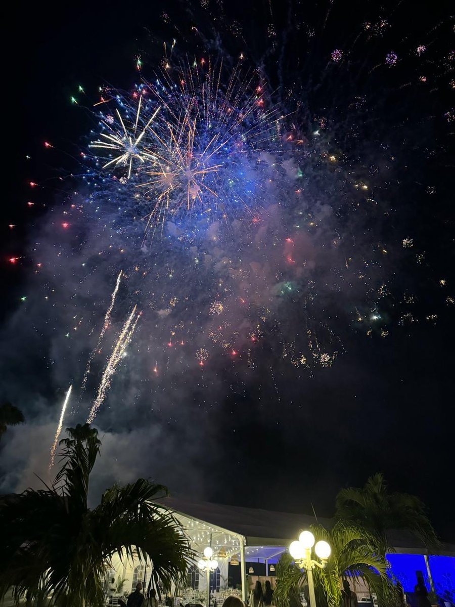 #turnupforrecovery want to wish <a href="/CrossRoadsCentr/">Crossroads Centre Antigua</a> very Happy 25th BIRTHDAY. Founded by <a href="/EricClapton/">Eric Clapton</a> the charity has treated over 7000 people with #drugaddiction  &amp; #alcoholaddiction in their #rehab many from the local community in #antigua 
A BIG Thank you ALL of the staff