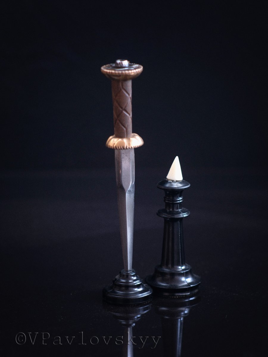 VPavlovskyyArt's tweet photo. Mini Rondel (14cm)/Rondel-type dagger.
#middleages #steelarms #historyweapons #miniarms #knife #dagger #rondel https://t.co/bLoJMKC37h