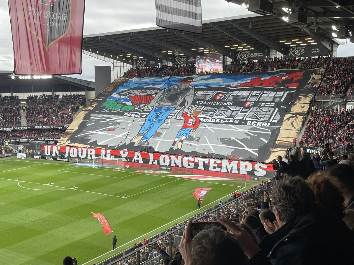 SigneBenis's tweet photo. Encore du très beau boulot de la part du RCK pour le match de Rennes face à Marseille 👌❤️🖤

@RauzyFrancois @Clem_Gavv @VSimonneaux @RCK1991 @staderennais @AcademieSRFC https://t.co/gK8RJfzsNl