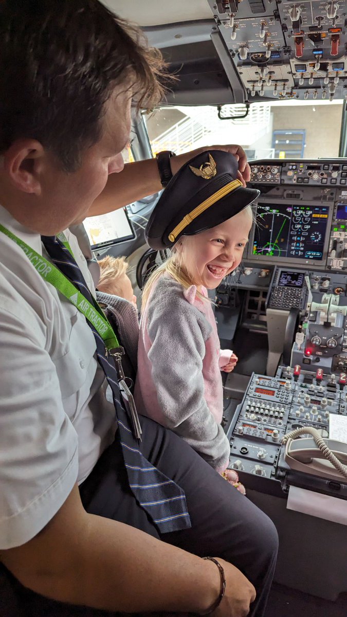 RickCurrier's tweet photo. We're #OnTheRoad with @United to #Belize and in good hands with Captain JoJo in the cockpit! https://t.co/p2FcgLuhUg