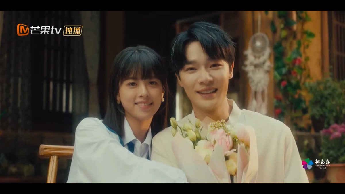 starry__u's tweet photo. a very bittersweet yet heartwarming drama. its sets, cinemato and costumes so eye cleansing from the start to the end...the story heartbreaking but the pure love can soothe the heart as well. pretty 2 couples and decent acting 

#BellRinging #你的岛屿已抵达
#LiDaikun #AmberSong https://t.co/WhFFRWFIhE