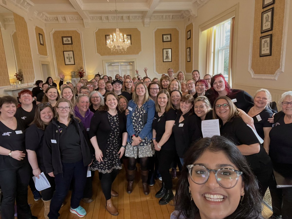 We’ve just had a wonderful day with @MWChoirs up in Scotland working on a Papagena commission of ‘O Waly Waly’ as well as singing as a team. You were all fabulous and thank you for being so receptive and open. 💜🏴󠁧󠁢󠁳󠁣󠁴󠁿

#papagena #papagenasingers #militarywiveschoir