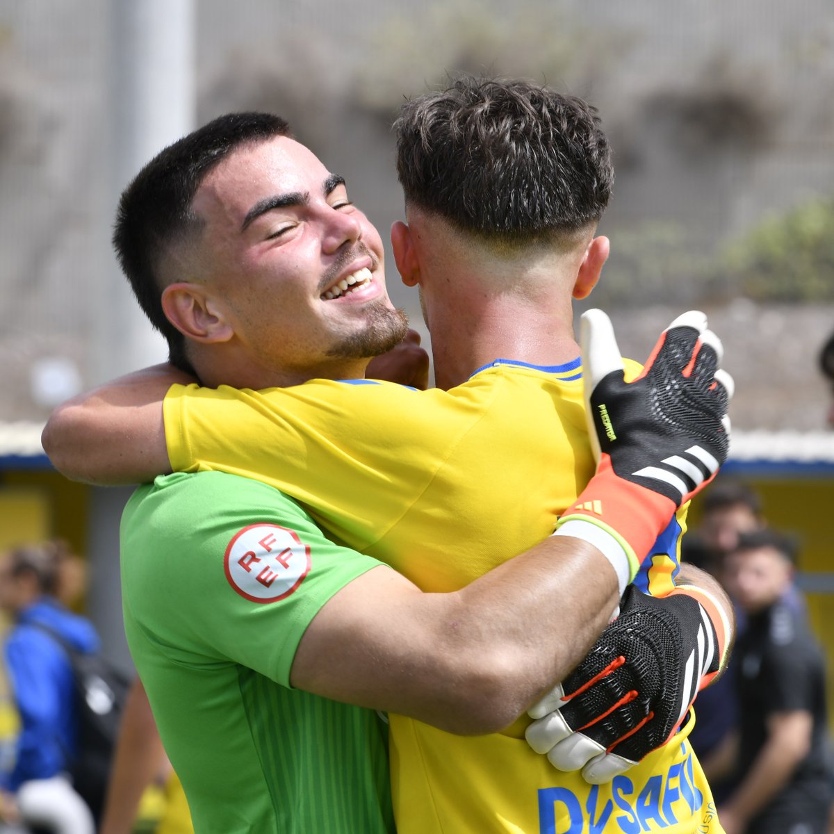 🫶🏼😍

ᴄᴏᴍᴘᴀɴ̃ᴇʀᴏs. ᴀᴍɪɢᴏs. ᴇǫᴜɪᴘᴏ.

#VamosUD 💛💙 #LasPalmasAtlético