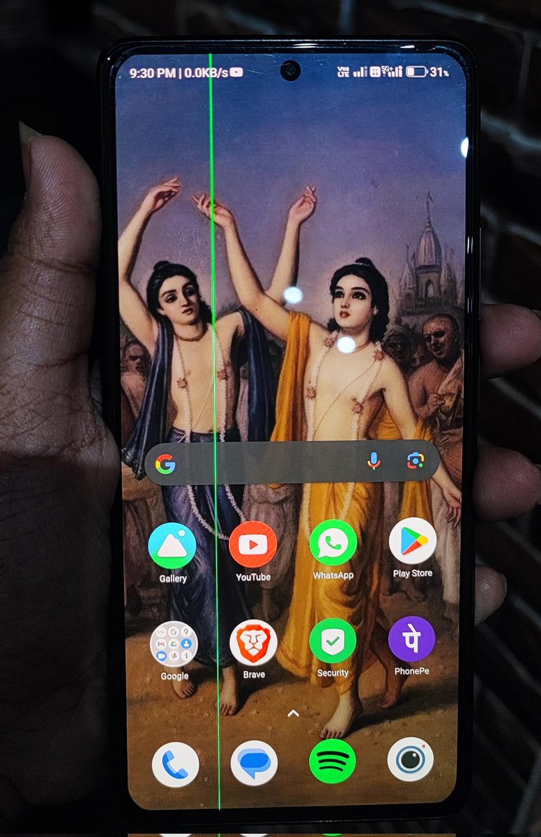 Smttanty's tweet photo. What's the point of paying ₹43,000 for a phone when it won't even last you till its last update.
This happened to my Xiaomi 11T pro 12/256 GB variant today.
The green line issue is indeed prevalent in this particular device.
Please help me with this issue. @XiaomiIndia @Xiaomi https://t.co/ZyhFomXEa5
