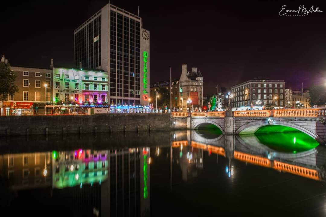 PhotosOfDublin's tweet image. Happy St. Patrick's Day 🇮🇪

Hope everyone's enjoying the celebrations 💚

📷 @McArdlePhoto