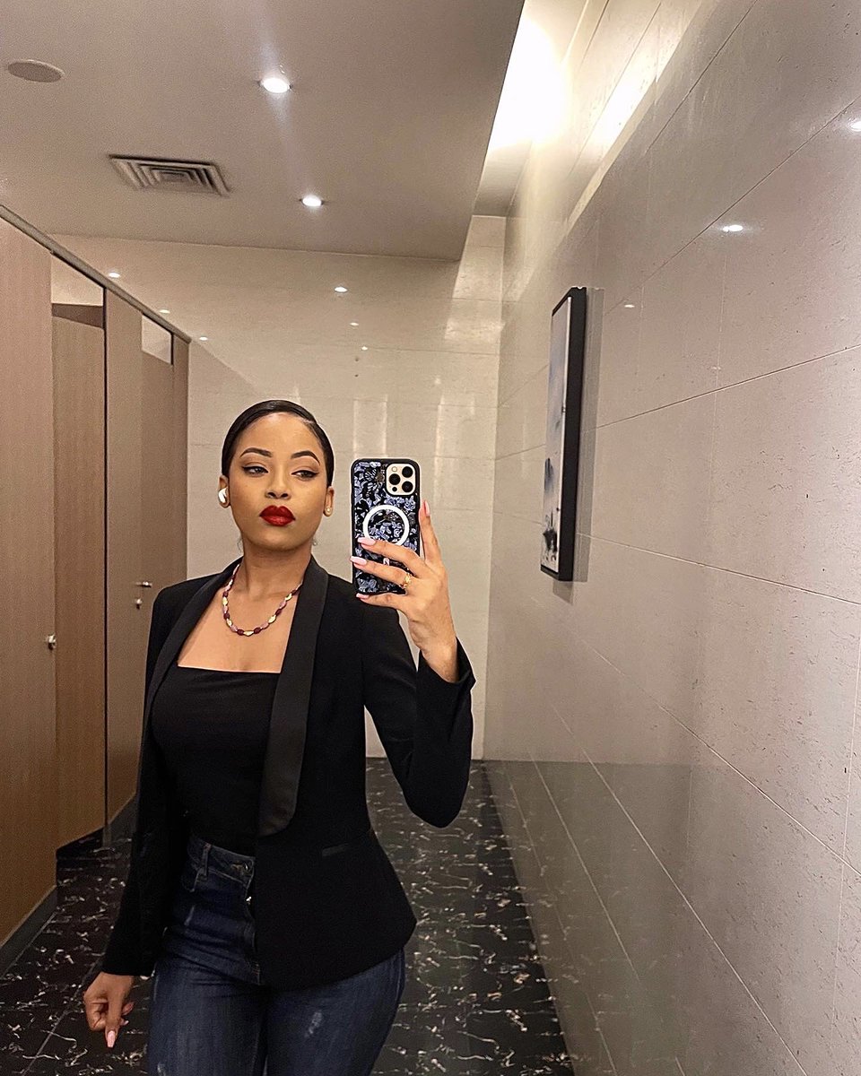 Il nous faudrait transcender la notion du « Moi » pour passer à celle du « Nous » quand on veut changer les choses.

Cogitez 💡