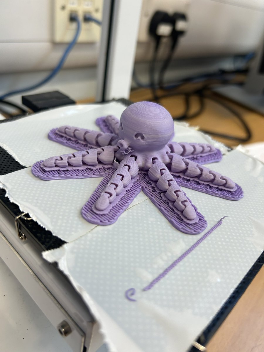 MrsAntoine_CDT's tweet photo. Love seeing the pupils take time to set up and use the technology the school has to offer. With the student lead blender classes being so successful they are also making use of the 3D printer and teaching us tips and tricks along the way! @StAndrewsRCHS https://t.co/UkOl7Dp4GV