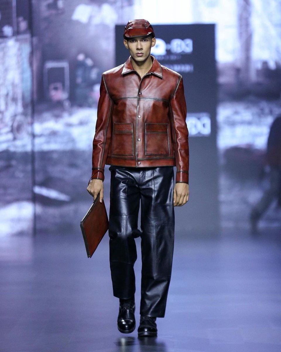LakmeFashionWk's tweet photo. GQ x FDCI Men's Edit Countrymade on Day 5 of Lakme Fashion Week in partnership with FDCI.
@fdciofficial @gqindia #countrymade @ILoveLakme
@NexaExperience #reliancebrandsltd @R1SEWorldwide
#UltimateFaceDefinition #LakmeFashionWeekxFDCl
#LFWxFDCI #LakmēFashionWeek #LFW #FDCI https://t.co/MS1CWYtkvl