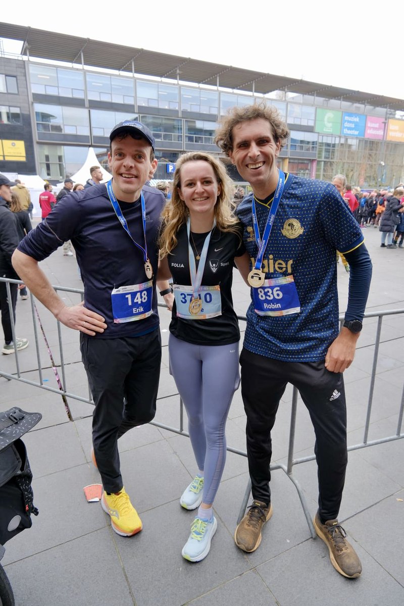 No snow? No problem! Erik, Ard and Anne conquered the Amstelveen Marathon for CapaCare! 🏃‍♂️  You were unstoppable! 💪