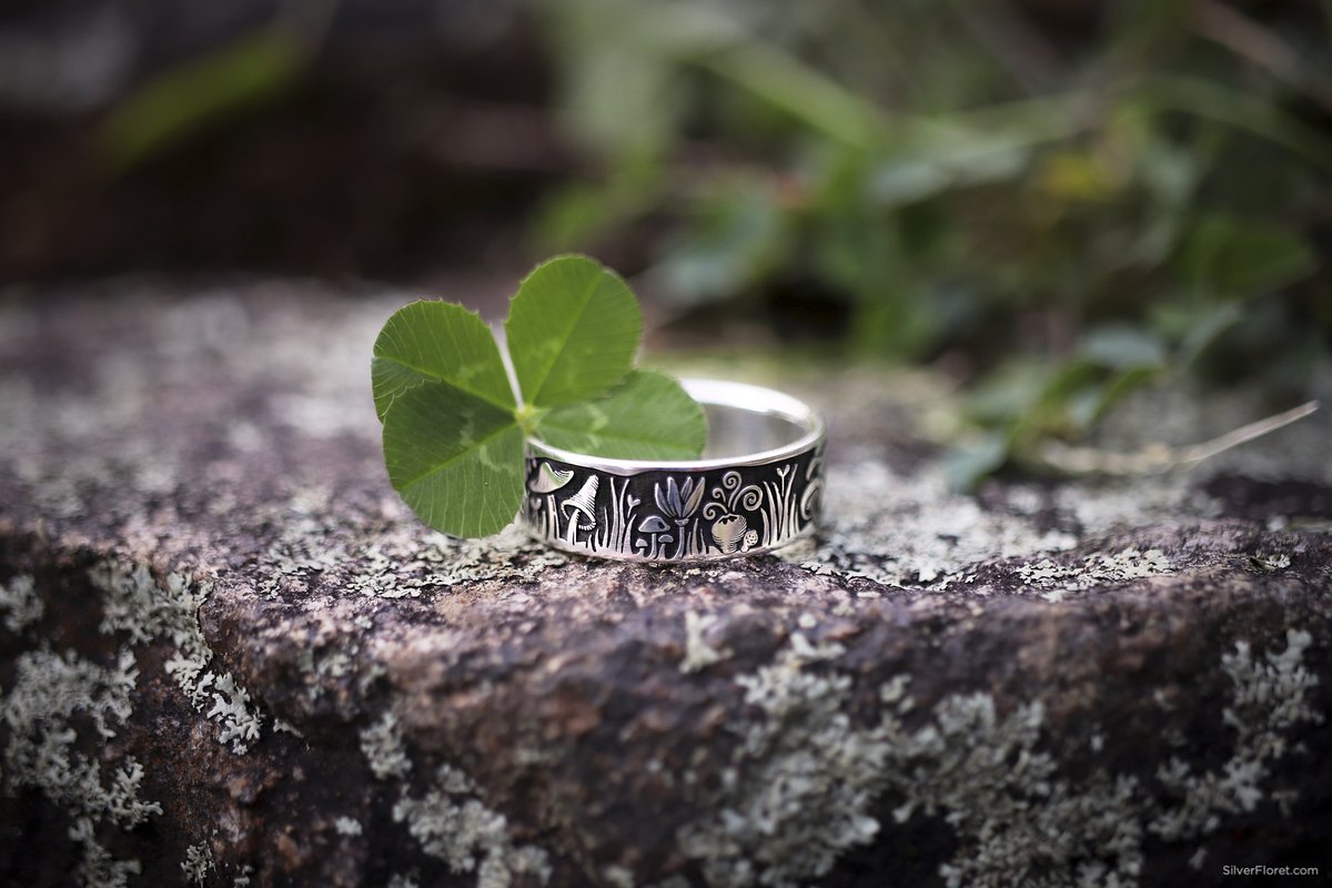 SilverFloret's tweet photo. Place your order today, and we can change one of the flowers to a #shamrock☘️ or 🍀on our Mushroom Meadow Sterling Silver Ring https://t.co/IGEHy9mUpu via @Etsy #HappySaintPatricksDay #CustomMadeRings https://t.co/X7B7KjIYQe
