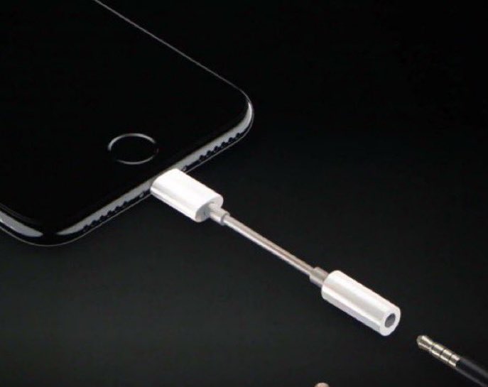 ayeejuju's tweet image. this is easily the biggest downgrade in history