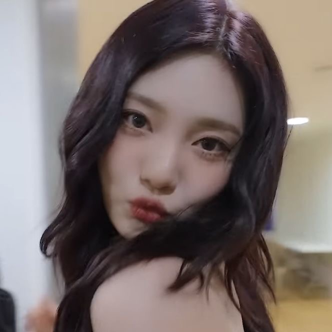 ningning (@ningshourly) on Twitter photo 