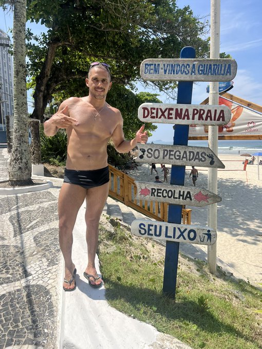 Watch Johnny Louis's leaked NSFW photo on TwXstars