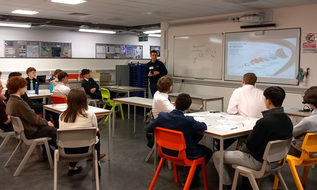 caldicot_school's tweet photo. Newport &amp; District Group Training Association (NDGTA) held the first of a two-part pilot session with Caldicot 6th form students. The sessions introduce students to the Semiconductor industry. 
@NDGTA_ @MicrochipTech @FutureCSHub @cs_centre  @CSconnected https://t.co/wYot129nmf